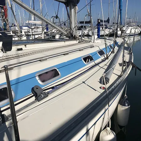 船屋 Bed&boat Eolo 3 *