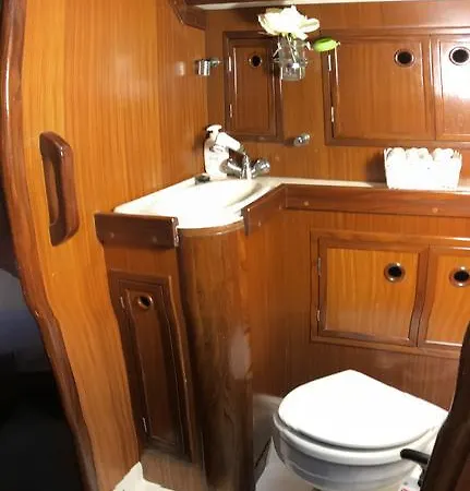 Bed&boat Eolo 3 船屋 *