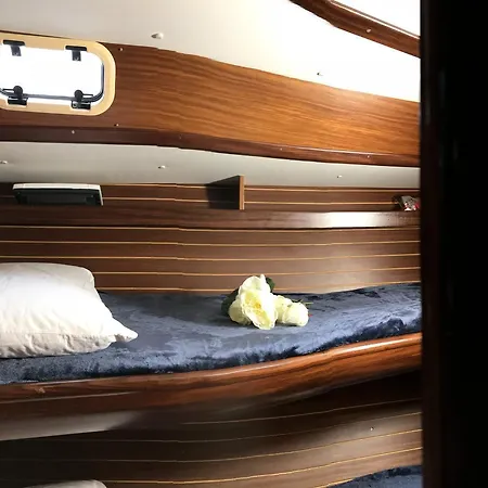 船屋 Bed&boat Eolo 3 *