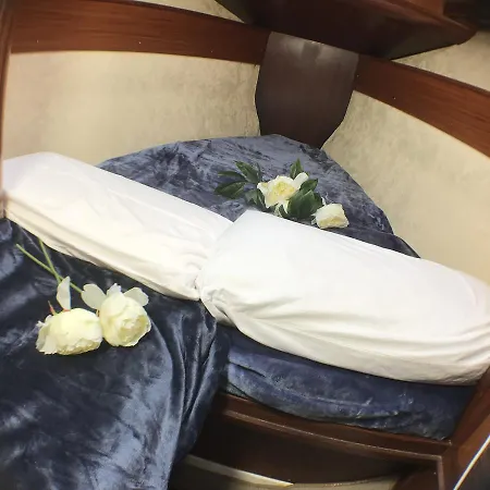 船屋 Bed&boat Eolo 3 *